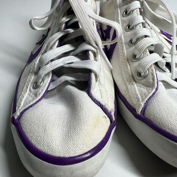 Converse ladys 6,5  Low top lights up white and purple - Picture 2 of 8